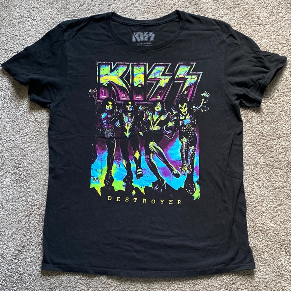 Kiss Black Short Sleeve Tee with Iconic Band Graphic classic rock
